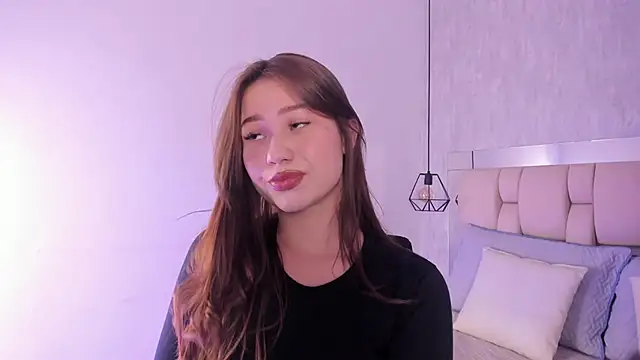 Roxie-Summers11 online show from 01.14.25