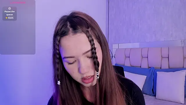 Roxie-Summers11 online show from 02.05.25