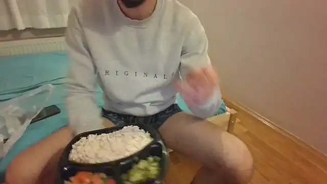 Snapshot of Turkboy_17 chatting on 01.06.25 Turkboy 17 online show from 01.06.25