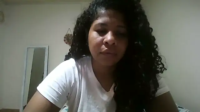 Snapshot of Ivon-09 chatting on 05.05.26 Ivon-09 online show from 05.05.26