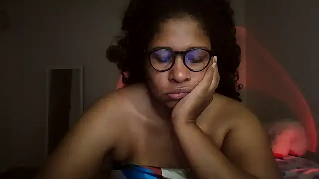 Snapshot of Ivon-09 chatting on 05.12.26 Ivon-09 online show from 05.12.26