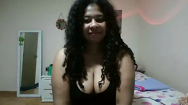 Snapshot of Ivon-09 chatting on 05.14.26 Ivon-09 online show from 05.14.26