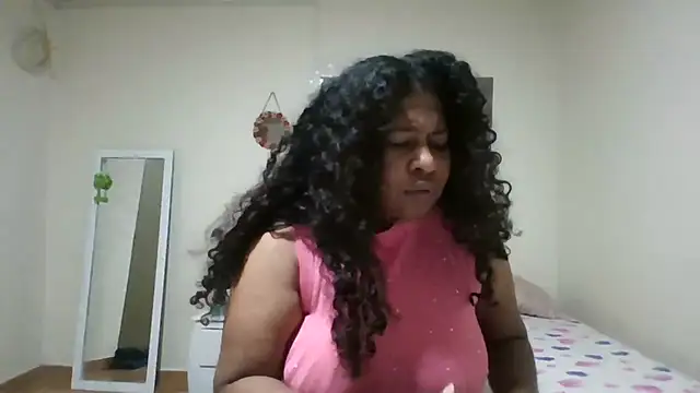 Snapshot of Ivon-09 chatting on 05.17.26 Ivon-09 online show from 05.17.26