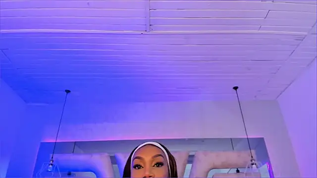 ChaynnaCooper online show from 03.18.25