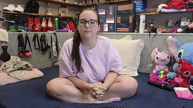 Kimberly-Caprice online show from 11.24.25