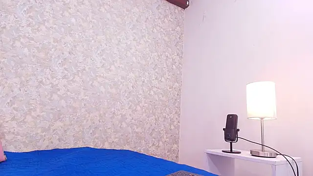 Snapshot of nicol_f chatting on 01.26.25 nicol f online show from 01.26.25