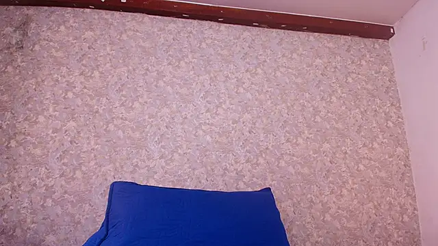 Snapshot of nicol_f chatting on 02.08.25 nicol f online show from 02.08.25