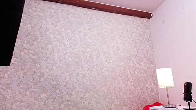 Snapshot of nicol_f chatting on 02.11.25 nicol f online show from 02.11.25