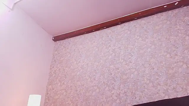 Snapshot of nicol_f chatting on 09.28.25 nicol f online show from 09.28.25