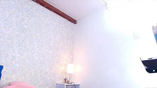 Snapshot of nicol_f chatting on 11.20.25 nicol f online show from 11.20.25