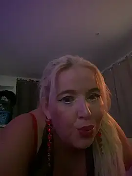 Snapshot of kelly__kiss71 chatting on 07.21.26 kelly kiss71 online show from 07.21.26