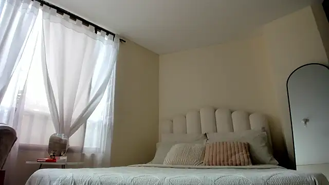 evely coelloo online show from 11.11.25