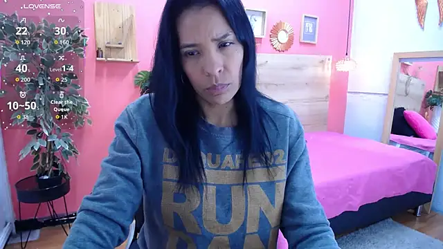 scarlet-foox online show from 09.10.25