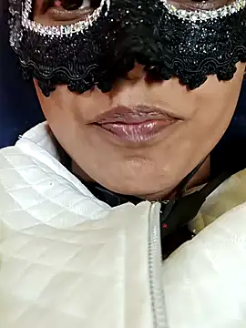 Snapshot of GF_nd_BF_ chatting on 12.10.24 GF nd BF online show from 12.10.24