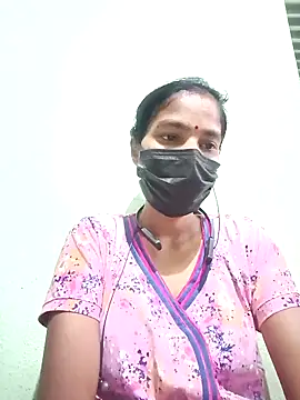 Snapshot of anusiya01 chatting on 01.05.25 anusiya01 online show from 01.05.25