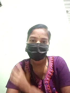 Snapshot of anusiya01 chatting on 01.19.25 anusiya01 online show from 01.19.25