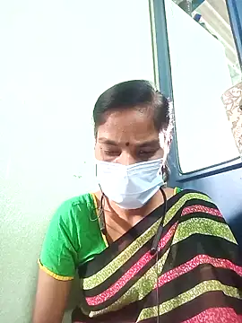 Snapshot of anusiya01 chatting on 01.23.25 anusiya01 online show from 01.23.25