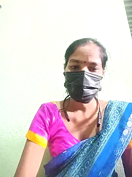 Snapshot of anusiya01 chatting on 01.24.25 anusiya01 online show from 01.24.25