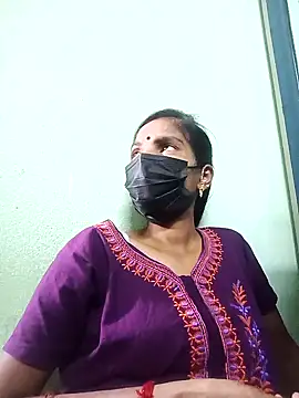 Snapshot of anusiya01 chatting on 01.25.25 anusiya01 online show from 01.25.25