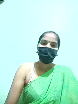 Snapshot of anusiya01 chatting on 01.28.25 anusiya01 online show from 01.28.25