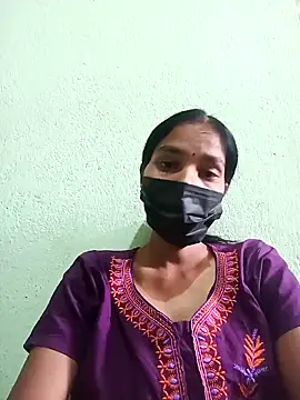 Snapshot of anusiya01 chatting on 01.29.25 anusiya01 online show from 01.29.25