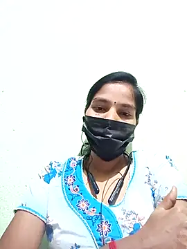 Snapshot of anusiya01 chatting on 01.29.25 anusiya01 online show from 01.29.25