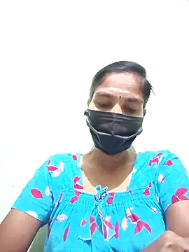 Snapshot of anusiya01 chatting on 01.30.25 anusiya01 online show from 01.30.25