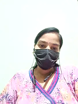 Snapshot of anusiya01 chatting on 01.31.25 anusiya01 online show from 01.31.25