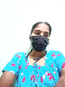 Snapshot of anusiya01 chatting on 02.05.25 anusiya01 online show from 02.05.25