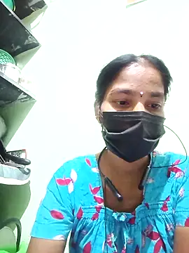 Snapshot of anusiya01 chatting on 02.05.25 anusiya01 online show from 02.05.25