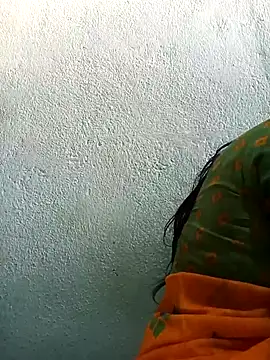 Snapshot of anusiya01 chatting on 02.15.25 anusiya01 online show from 02.15.25