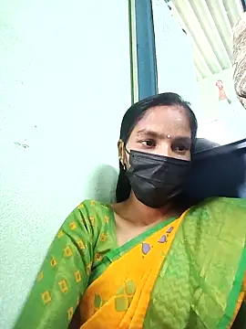 Snapshot of anusiya01 chatting on 02.15.25 anusiya01 online show from 02.15.25