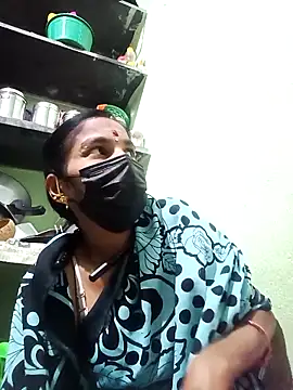 Snapshot of anusiya01 chatting on 02.15.25 anusiya01 online show from 02.15.25