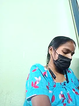 Snapshot of anusiya01 chatting on 02.18.25 anusiya01 online show from 02.18.25