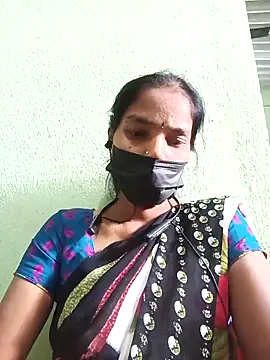 Snapshot of anusiya01 chatting on 02.19.25 anusiya01 online show from 02.19.25