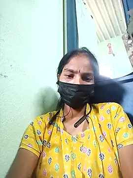 Snapshot of anusiya01 chatting on 02.24.25 anusiya01 online show from 02.24.25