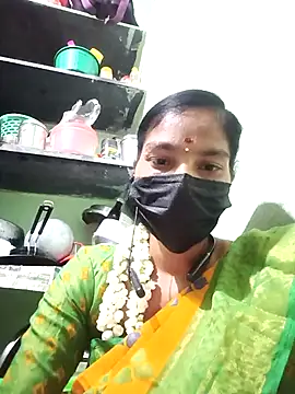 Snapshot of anusiya01 chatting on 03.05.25 anusiya01 online show from 03.05.25