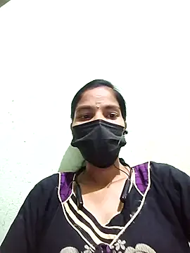 Snapshot of anusiya01 chatting on 03.07.25 anusiya01 online show from 03.07.25