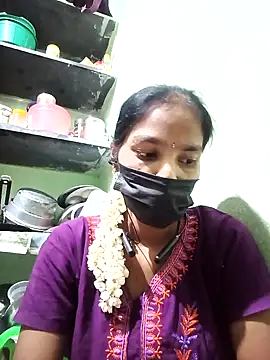 Snapshot of anusiya01 chatting on 03.12.25 anusiya01 online show from 03.12.25