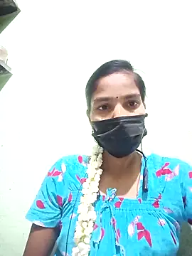 Snapshot of anusiya01 chatting on 03.17.25 anusiya01 online show from 03.17.25