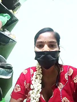 Snapshot of anusiya01 chatting on 03.18.25 anusiya01 online show from 03.18.25