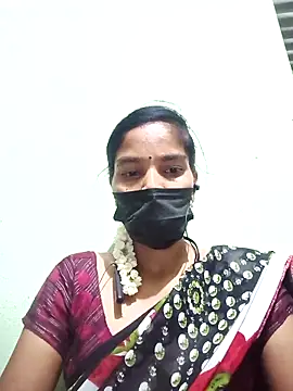 Snapshot of anusiya01 chatting on 03.19.25 anusiya01 online show from 03.19.25