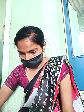 Snapshot of anusiya01 chatting on 03.20.25 anusiya01 online show from 03.20.25