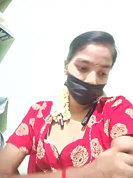 Snapshot of anusiya01 chatting on 03.22.25 anusiya01 online show from 03.22.25