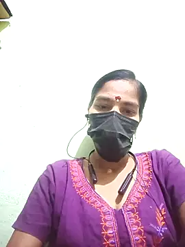 Snapshot of anusiya01 chatting on 09.10.25 anusiya01 online show from 09.10.25