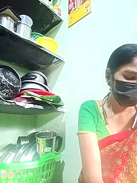 Snapshot of anusiya01 chatting on 09.13.25 anusiya01 online show from 09.13.25