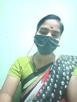 Snapshot of anusiya01 chatting on 09.13.25 anusiya01 online show from 09.13.25