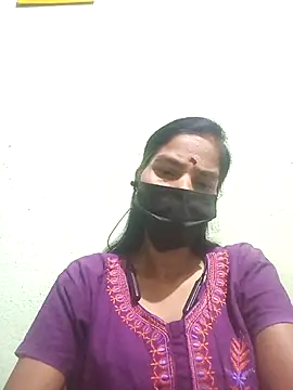 Snapshot of anusiya01 chatting on 09.14.25 anusiya01 online show from 09.14.25