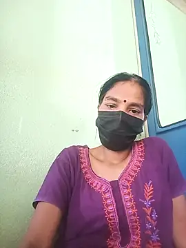 Snapshot of anusiya01 chatting on 09.15.25 anusiya01 online show from 09.15.25