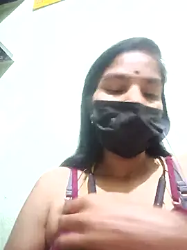 Snapshot of anusiya01 chatting on 09.18.25 anusiya01 online show from 09.18.25